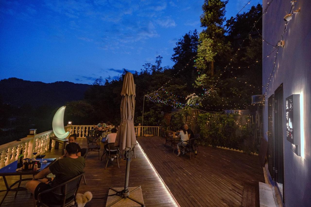 Whispering Mountains Boutique Hotel Чжанцзяцзе Екстер'єр фото
