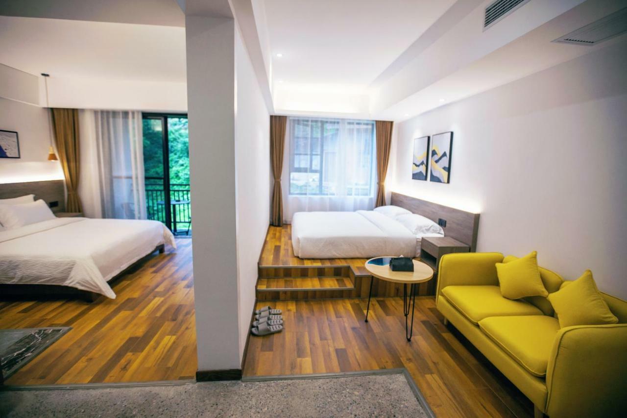 Whispering Mountains Boutique Hotel Чжанцзяцзе Екстер'єр фото