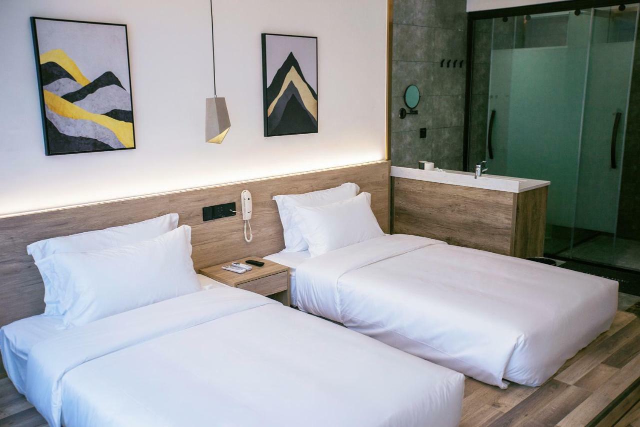 Whispering Mountains Boutique Hotel Чжанцзяцзе Екстер'єр фото