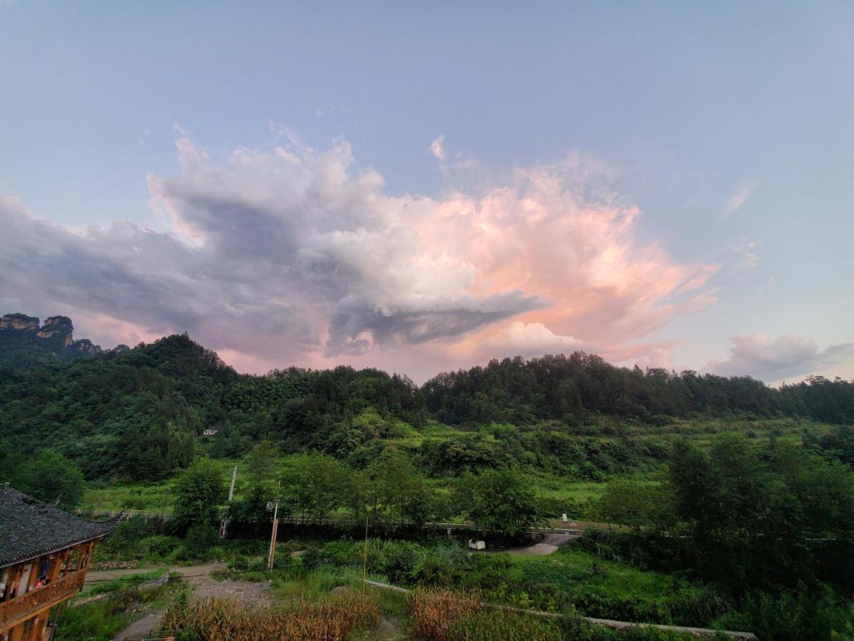 Whispering Mountains Boutique Hotel Чжанцзяцзе Екстер'єр фото